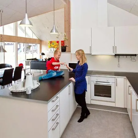 Sleeps 16 Pool Wifi * Vestermark