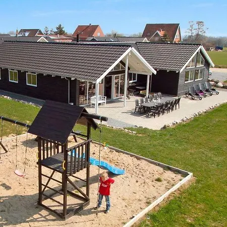 Дом отдыха Sleeps 16 Pool Wifi *