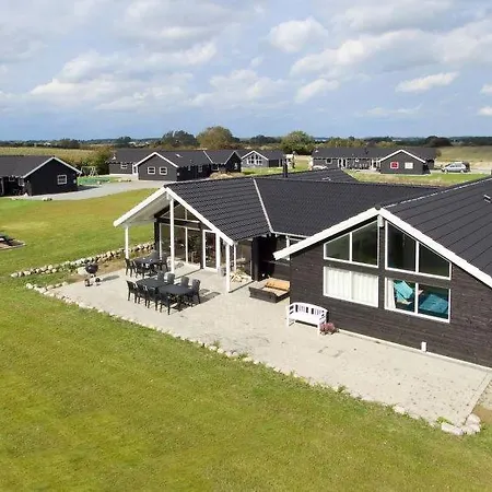 Sleeps 16 Pool Wifi Vestermark